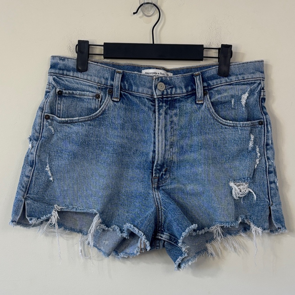 Abercrombie & Fitch The Cutoff Short High Rise Medium Wash Size 30